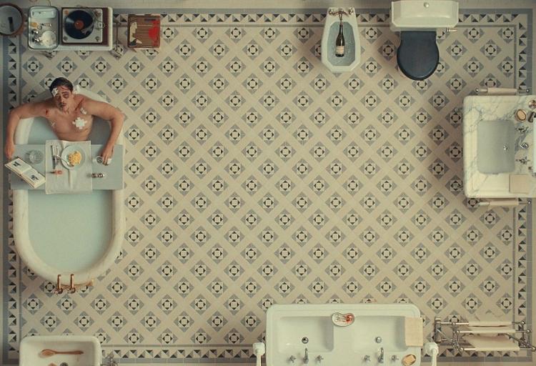 'O Esquema Fenício' repete a precisão simétrica do cinema de Wes Anderson 'O Esquema Fenício' repete a precisão simétrica do cinema de Wes Anderson