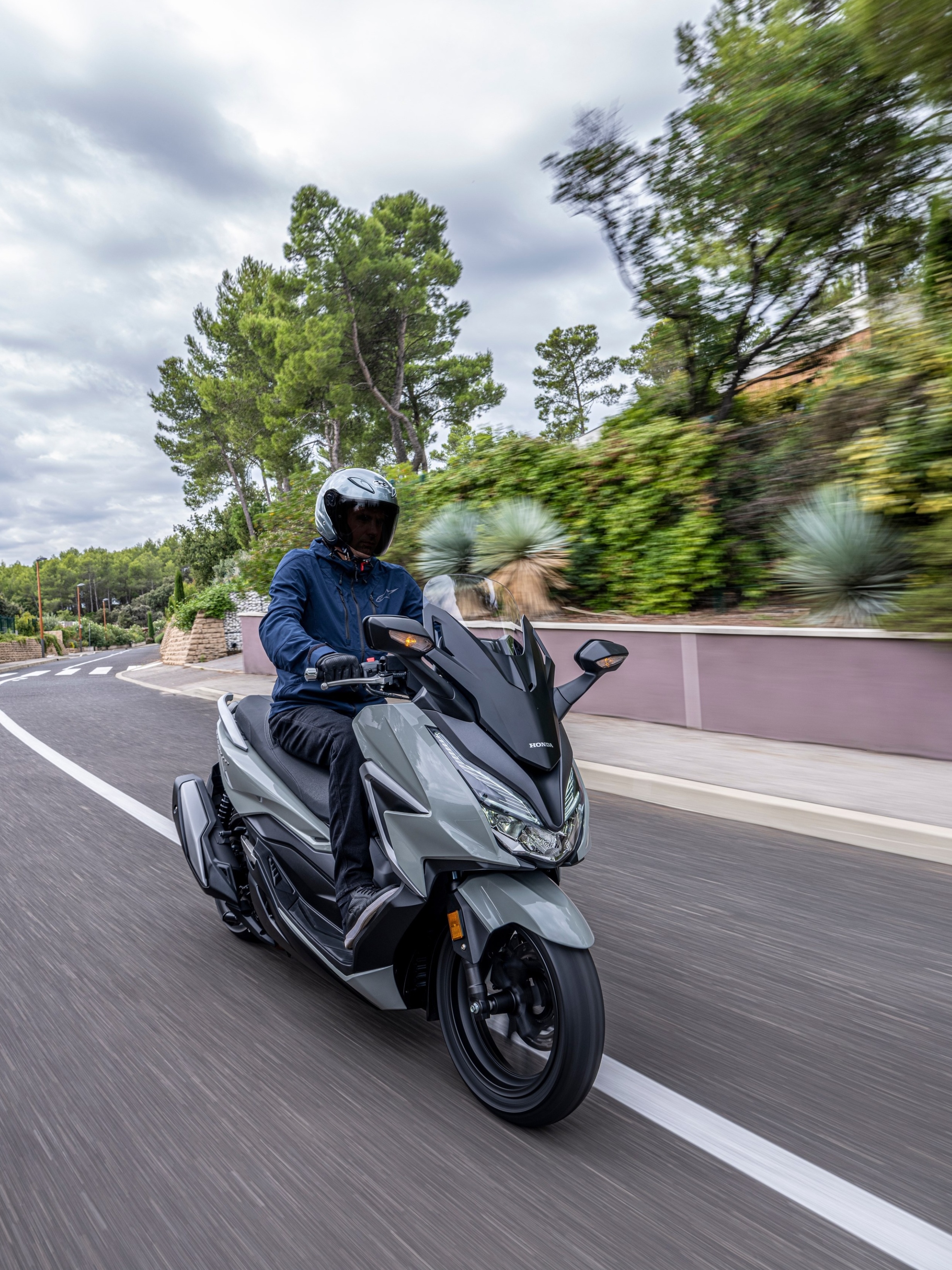 Teste: Honda Forza 350 é scooter tailandês de quase R$ 50 mil com