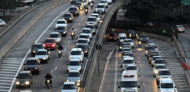 Corredor de moto passa valer em Novo Código de Trânsito - Motor Show