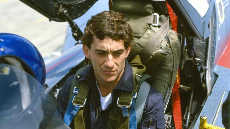 Ayrton Senna na cabine do caça Mirage III em 1989: Voo marcou história na FAB