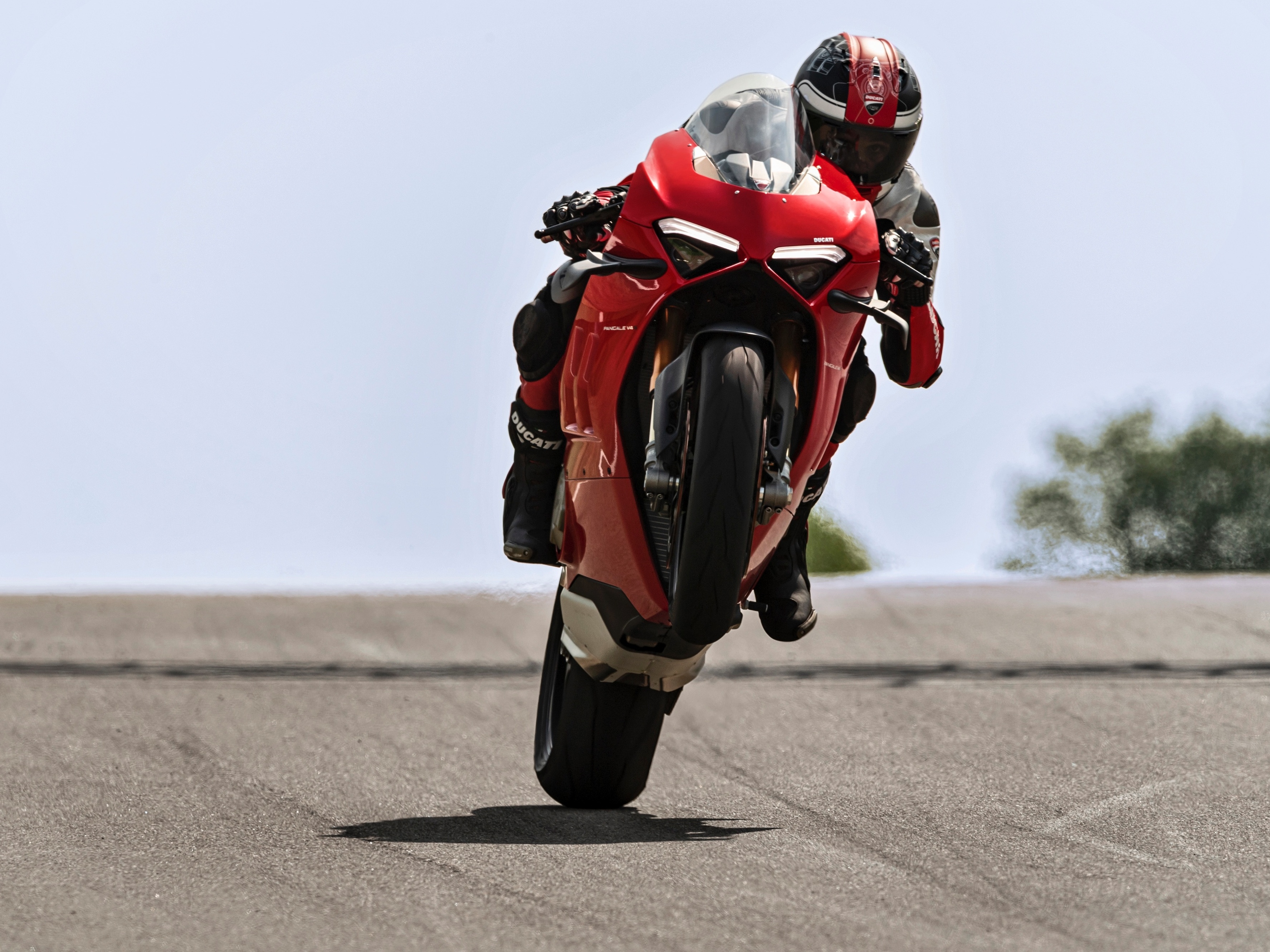 Ducati Panigale V4 S 2020 ganha asas da MotoGP; preço sobe a R$ 130 mil -  22/07/2020 - UOL Carros