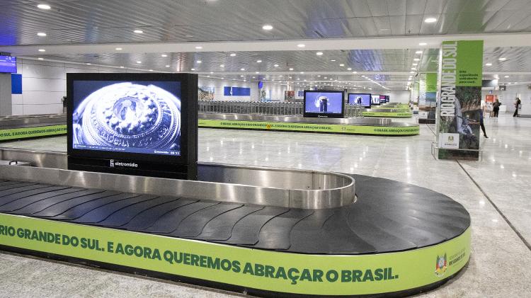 Setor de bagagens do aeroporto Salgado Filho recuperado após enchentes em Porto Alegre (RS)