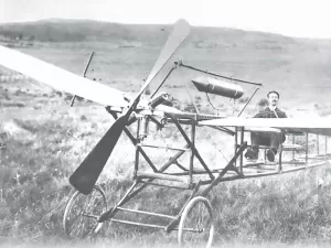 Não foi Santos Dumont: O primeiro voo da América Latina foi em... Osasco