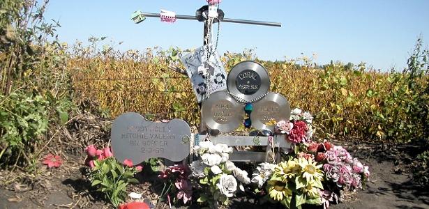 Memorial no local da queda do avião que matou Buddy Holly, Ritchie Valens e The Big Bopper