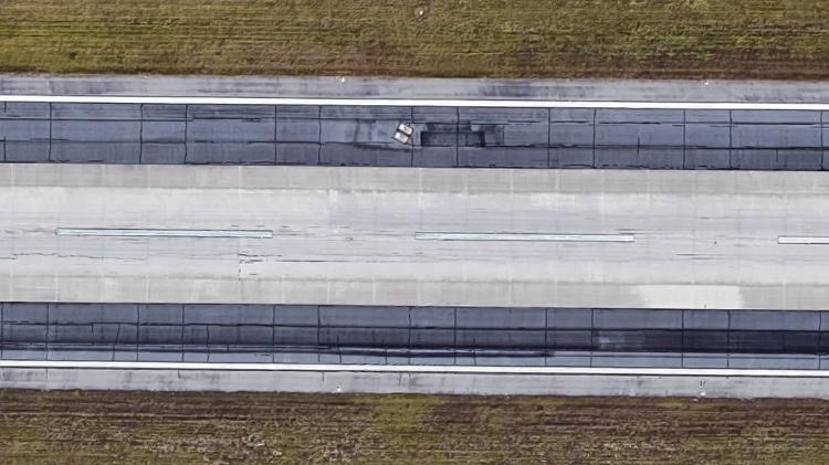 Localização das sepulturas dos Dotsons na pista do aeroporto de Savannah/Hilton Head, nos EUA