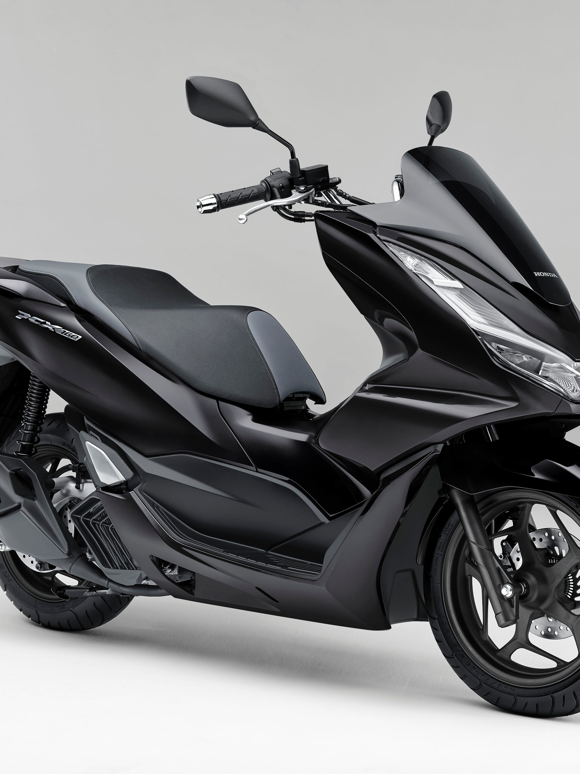 Honda PCX surge com motor de 160 cc no Japão e deve vir ao Brasil
