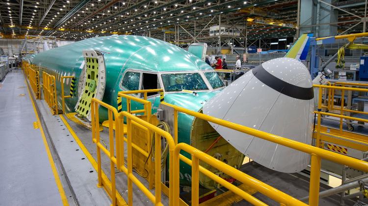 Avião 737 Max durante montagem na linha de produção da Boeing em Renton, nos EUA