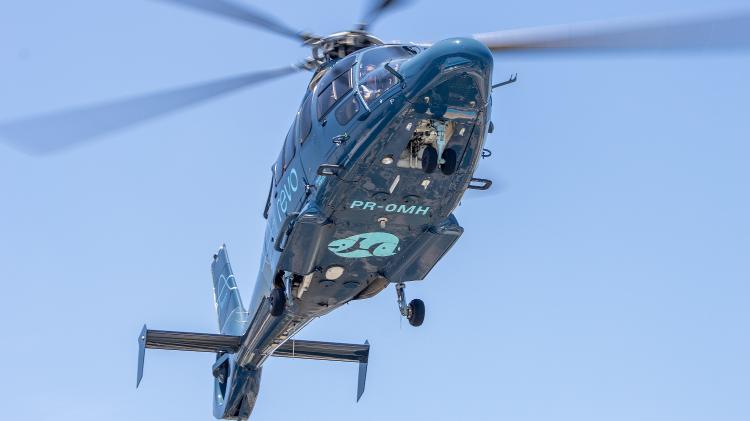 Helicóptero da Revo usado para levar passageiros da Latam para o aeroporto de Guarulhos Helicóptero da Revo usado para levar passageiros da Latam para o aeroporto de Guarulhos
