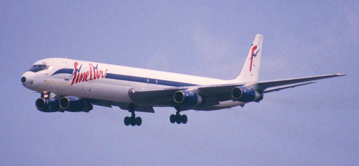 Avião DC-8 atingia a velocidade de 950 km/h. Atualmente, aeronaves como o Boeing 737 voam a cerca de 850 km/h - Divulgação/Aero Icarus