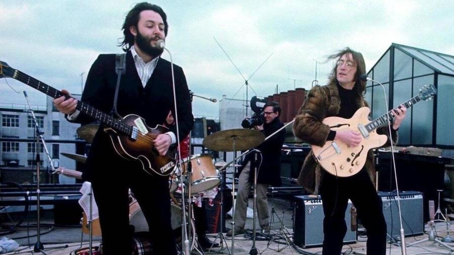 Paul McCartney e John Lennon em "The Beatles: Get Back" - Disney+
