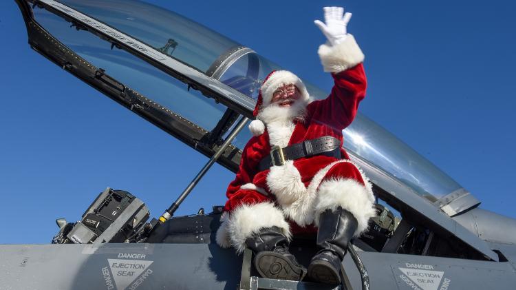 Papai Noel durante visita a base militar dos EUA em 2019