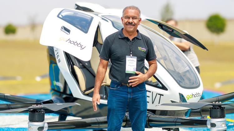 Jeovan Alencar, primeiro comandante de um eVTOL, o carro voador, a realizar um voo no Brasil