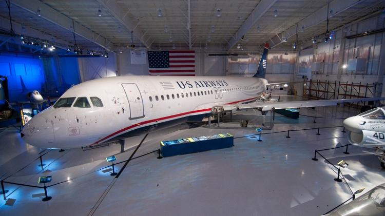 Avião do voo US 1549, que pousou no Rio Hudson em 2009, ficou em exposição no Sullenberger Aviation Museum