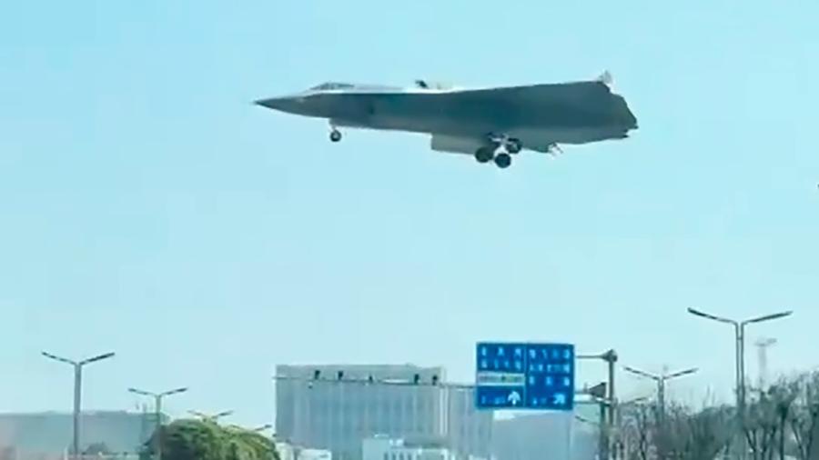 Novas supostas imagens do J-36, possível caça-bombardeiro chinês de sexta geração Novas supostas imagens do J-36, possível caça-bombardeiro chinês de sexta geração