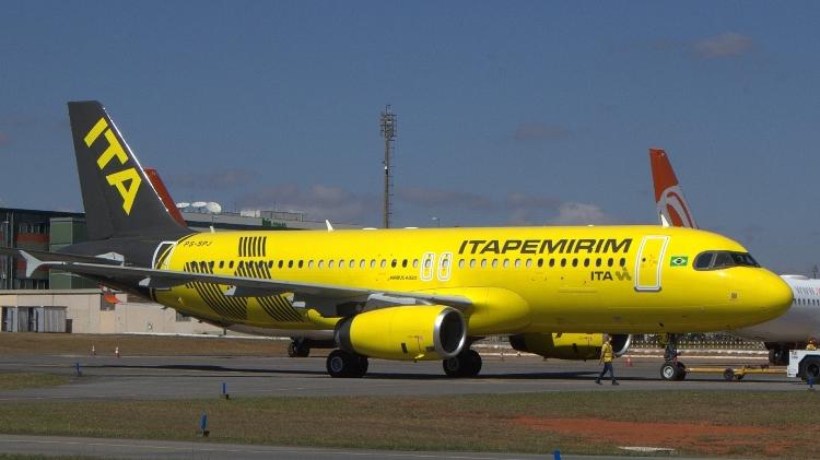 Avião da Itapemirim com matrícula PS-SPJ, em homenagem ao dono da empresa, Sidnei Piva de Jesus