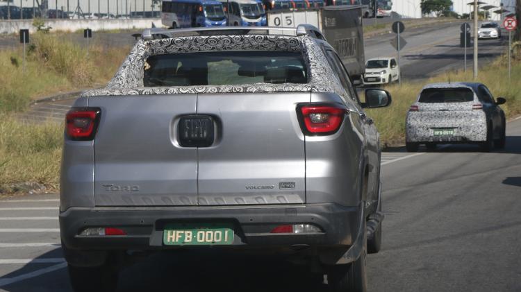 Protótipo da Fiat Toro Ultra Turbo 270 Flex é flagrado em testes em Betim (MG)