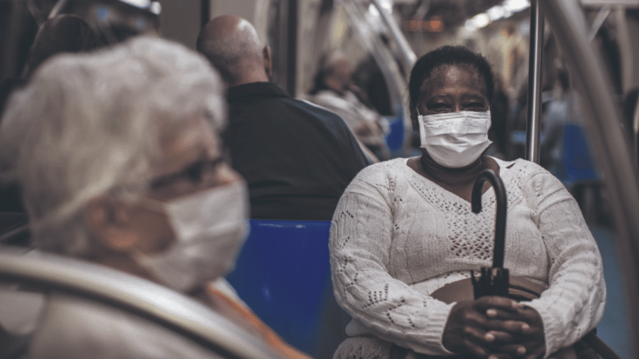 Idosos de 60 a 64 anos perderam direito a transporte público gratuito na cidade de São Paulo - Foto: Getty Images