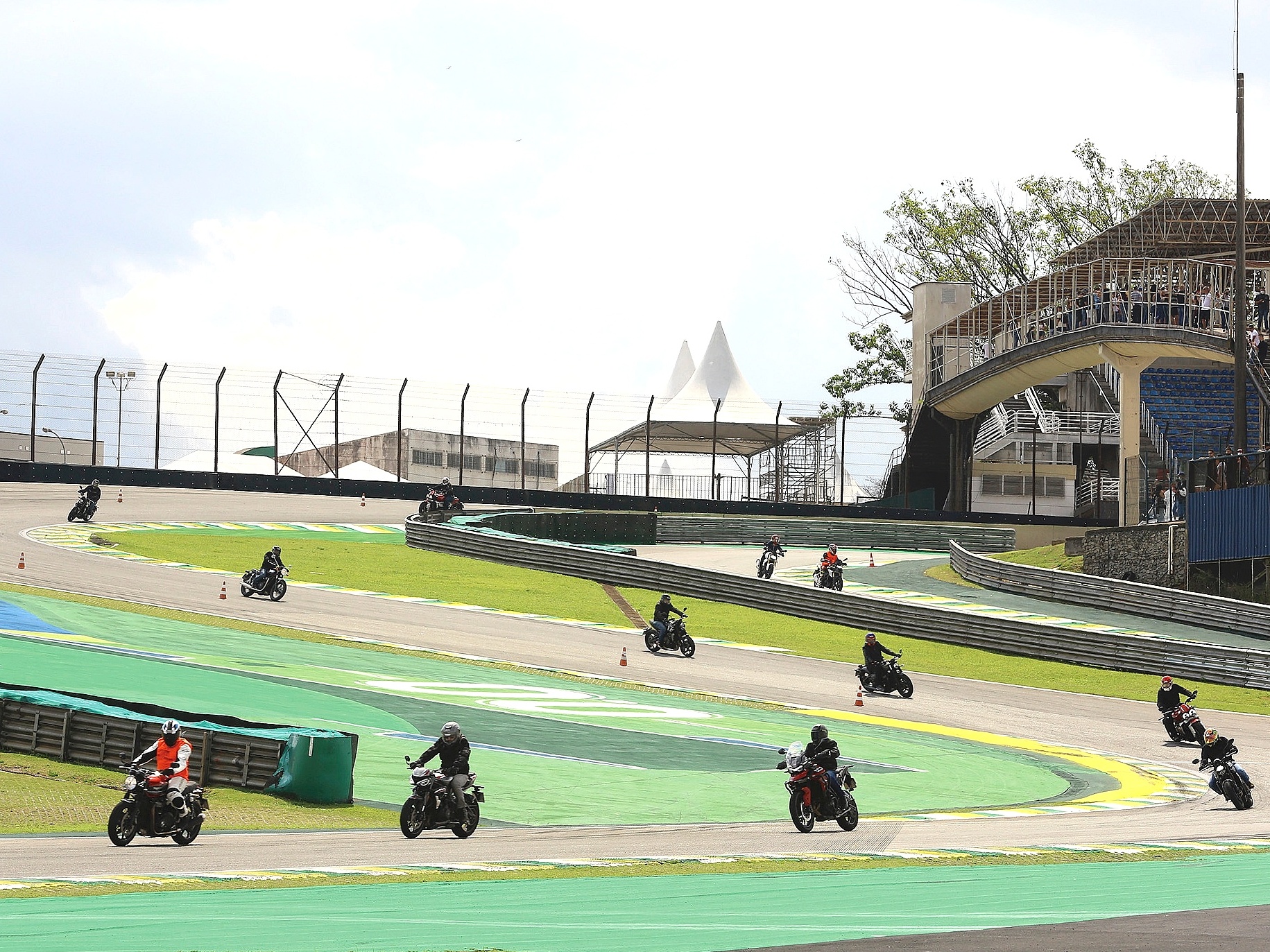 Festival Interlagos terá test-ride de moto na terra e corrida de