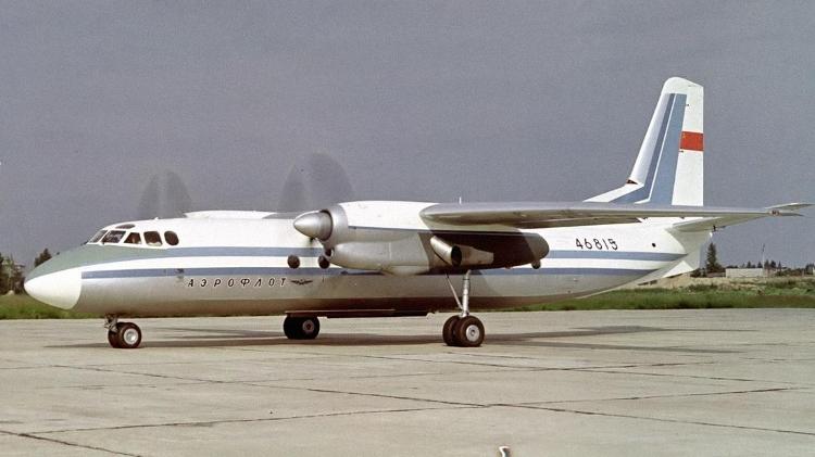 Avião Antonov An-24: Modelo foi desenvolvido a partir da década de 1950 e até hoje é usado por forças militares e empresas aéreas mundo afora