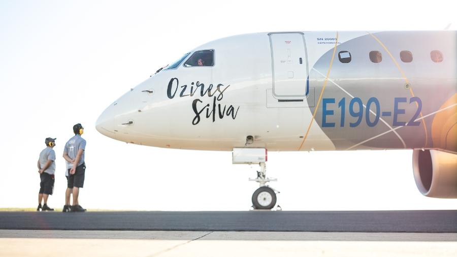 Avião E190-E2 batizado como Ozires Silva: Embraer tem programa de estágio aberto com 200 vagas
