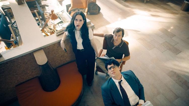 Lois Lane (Rachel Borsnahan), Jimmy Olsen (Skyler Gisondo) e Clark Kent (David Corenswet) na redação do Planeta Diário Lois Lane (Rachel Borsnahan), Jimmy Olsen (Skyler Gisondo) e Clark Kent (David Corenswet) na redação do Planeta Diário