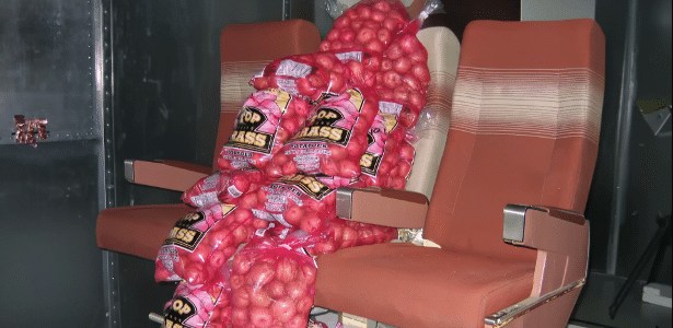 Por que Boeing encheu avião com sacos de batata para usar wi-fi em voos