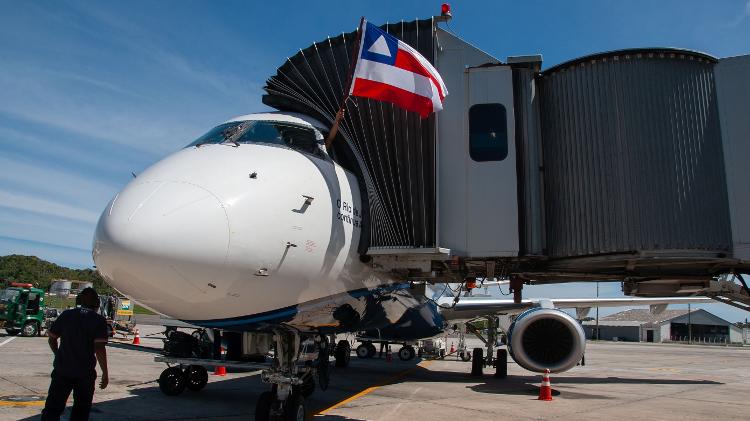 Voo inaugural da Azul, que decolou do aeroporto de Viracopos, em SP, com destino a Salvador (BA)