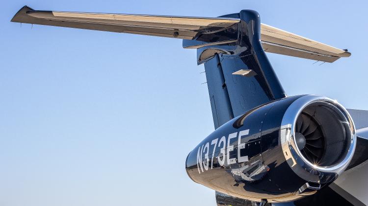 Cauda e motor do avião Phenom 300E usado para demonstração: UOL voou com a Embraer para conhecer o modelo Cauda e motor do avião Phenom 300E usado para demonstração: UOL voou com a Embraer para conhecer o modelo