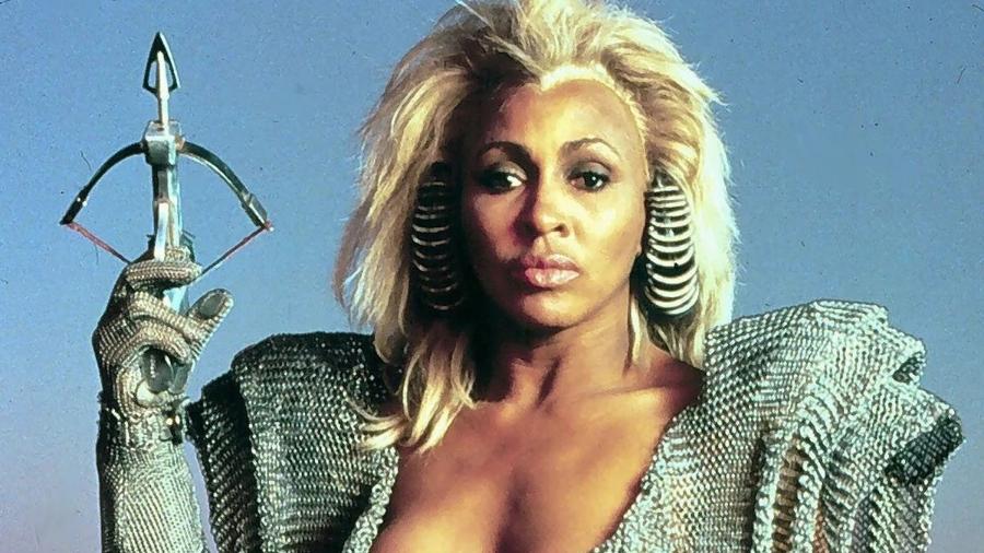 Tina Turner em "Mad Max Além da Cúpula do Trovão" - Warner