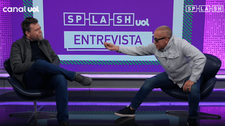 Roberto Sadovski conversa com Edmilson Filho (no papel do Agente Karkará) sobre a comédia 'C.I.C.' Roberto Sadovski conversa com Edmilson Filho (no papel do Agente Karkará) sobre a comédia 'C.I.C.'
