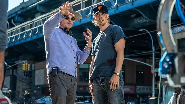 O diretor Darren Aronofsky e Austin Butler nas filmagens de 'Ladrões' O diretor Darren Aronofsky e Austin Butler nas filmagens de 'Ladrões'