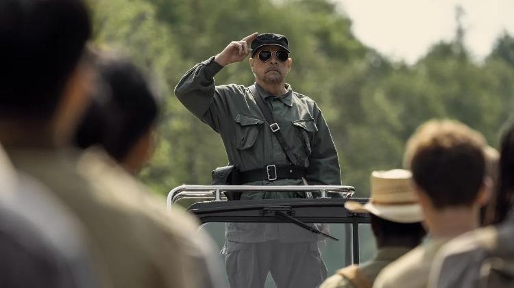 Mark Hamill representa o estado totatilário como o Major em 'A Longa Marcha'