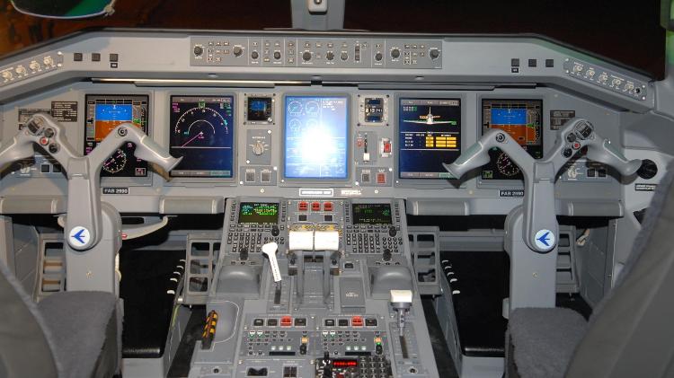 Cabine de comando do avião presidencial VC-2