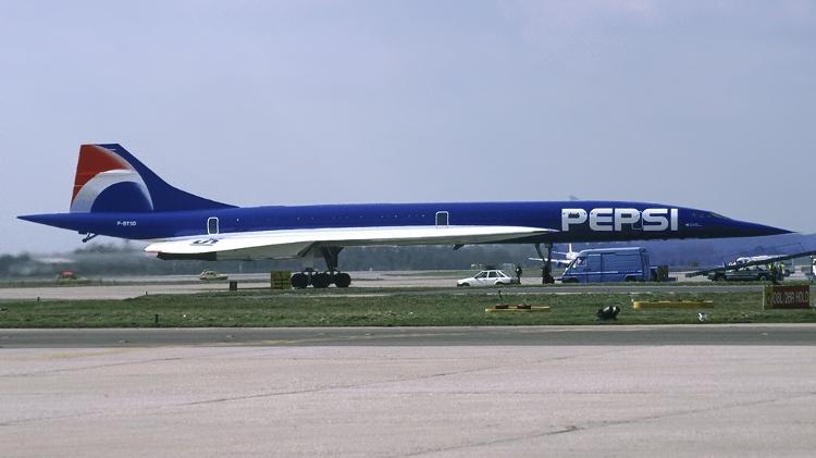 Avião Concorde com pintura especial da Pepsi em 1996