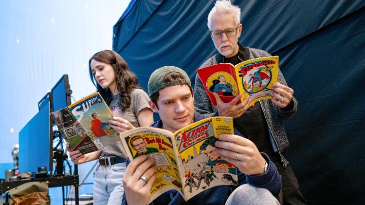 James Gunn coloca Rachel Brosnahan e David Corenswet para fazer a lição de casa!