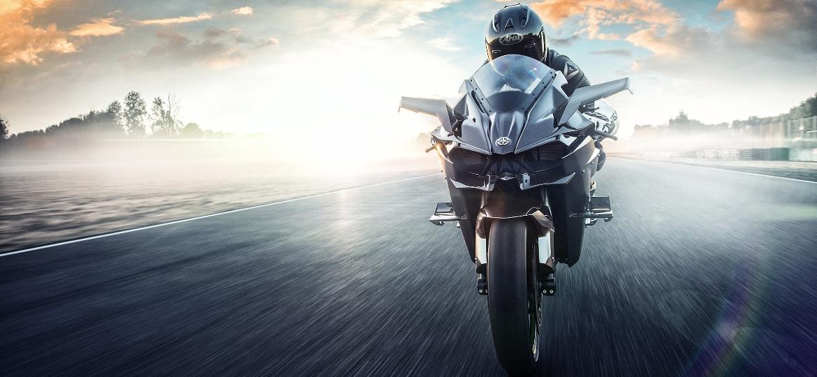 Kawasaki Ninja H2R é atualmente a moto de série mais rápida do mundo, podendo chegar a 357 km/h - Divulgação