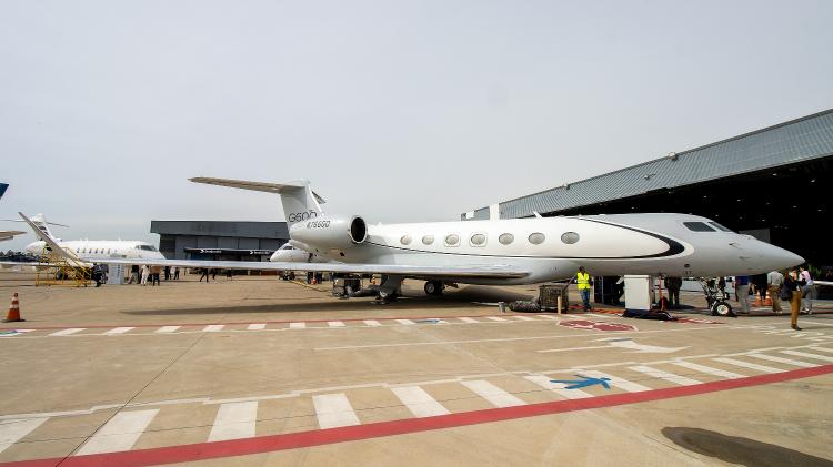 Jato executivo Gulfstream G600, capaz de voar 12.223 quilômetros sem precisar parar para reabastecer, no Catarina Aviation Show Jato executivo Gulfstream G600, capaz de voar 12.223 quilômetros sem precisar parar para reabastecer, no Catarina Aviation Show