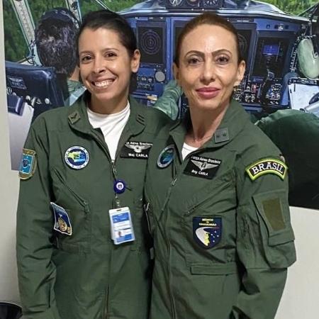 Major Carla Borges ao lado da major-brigadeiro médica Carla Lyrio Martins, a primeira mulher a se tornar uma Oficial-General de 3 estrelas na FAB