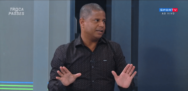 Marcelinho Carioca discursou em evento da D9 no Recife - reprodução/SporTV - reprodução/SporTV