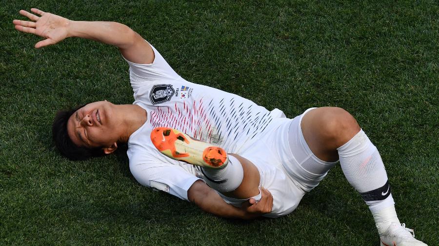 Park Joo-ho deixa o campo contundido em jogo Coreia do Sul x Suécia  - Dimitar Dilkoff/AFP