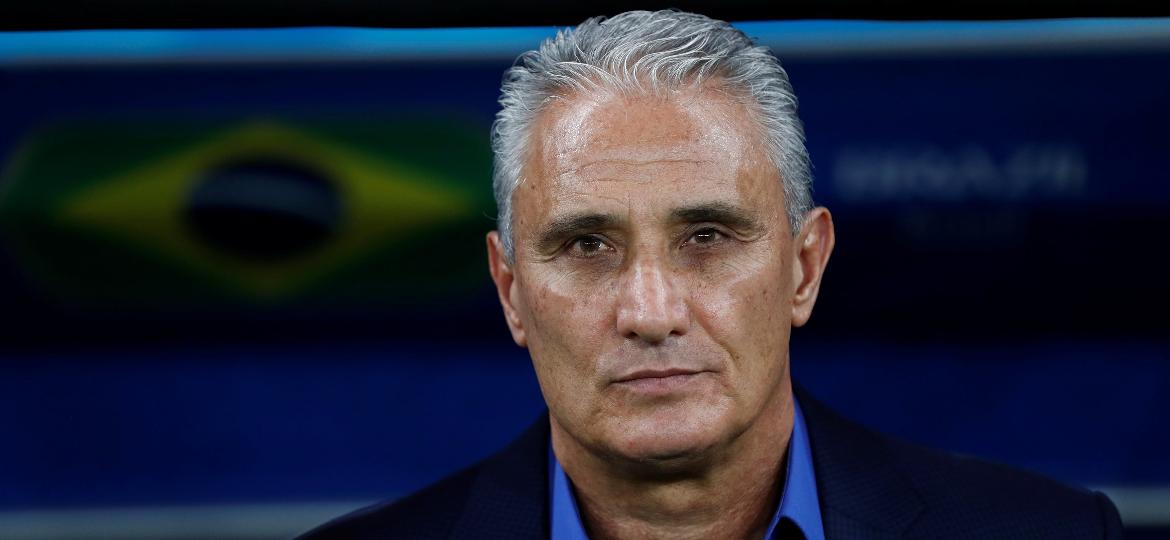 Tite acompanha o jogo entre Brasil e Suíça pela fase de grupos da Copa 2018 - REUTERS/Jason Cairnduff