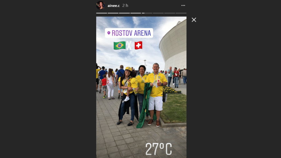 Ao lado dos pais de Philippe Coutinho, a esposa Aine está em Rostov para o jogo - reprodução/Instagram