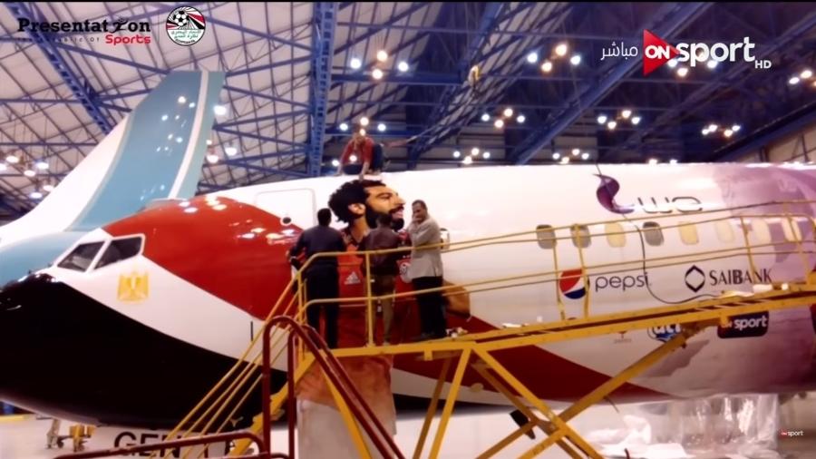 Imagem de Salah em avião da seleção do Egito - Reprodução/On Sports Egito