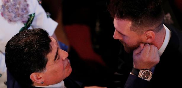 Maradona cumprimenta Messi em festa da Fifa - John Sibley/Reuters