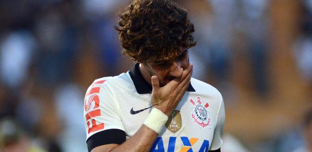Pato diz que fez 'estudo muito profundo' para pênalti com cavadinha em Dida