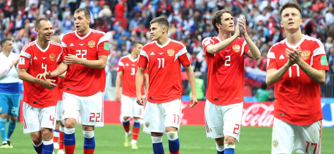 Jogadores da Rússia comemoram goleada sobre Arábia Saudita na abertura da Copa - Xinhua/Yang Lei