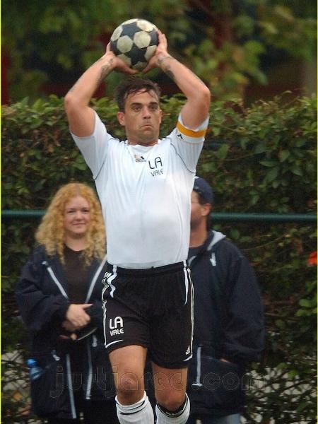 Robbie Williams joga pelo time amador do Port Vale Football Club, nos Estados Unidos - Reprodução
