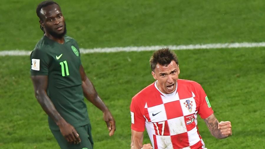 Mandzukic vibra durante partida entre Croácia e Nigéria na Copa do Mundo  - ATTILA KISBENEDEK/AFP