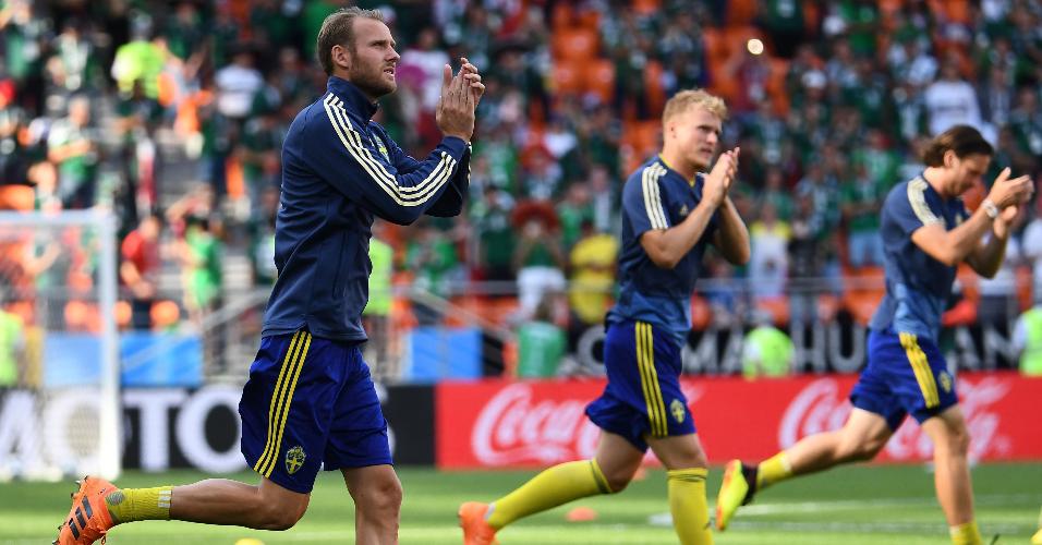 Jogadores da Suécia fazem aquecimento antes de duelo contra o México
