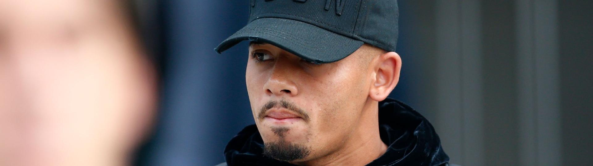 O atacante Gabriel Jesus na saída do hotel da seleção brasileira em Kazan